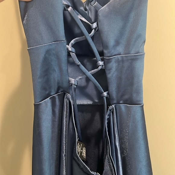 Windsor homecoming dress - Picture 2 of 3